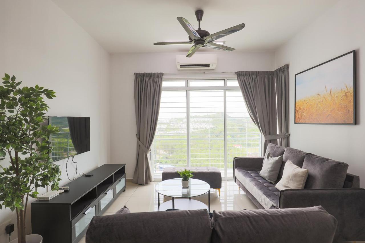 Cozy 3-Bedroom Condo With Pool - Сері-Кембанган Екстер'єр фото